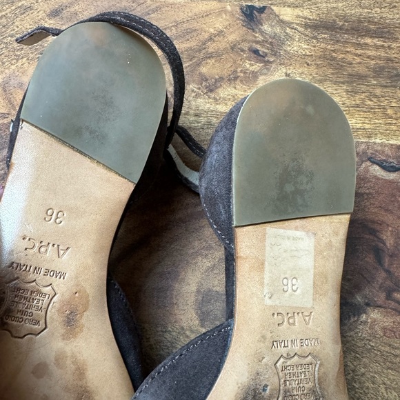 Preowned - A.P.C. Brown Suede Ankle Strap Flats/Sandals, Size EU 36 (US 6) - Picture 7 of 8